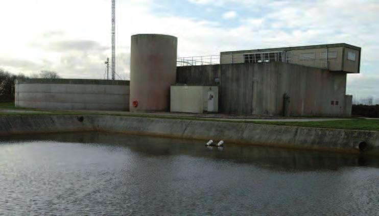 Données 2012 Capacité de production 4 000 m3/j Production moyenne 2971 m3/j Production en pointe 3 594 m3/j Figure 4 : La station de traitement d eau potable des «Monts Binet».