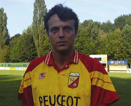 2001-2002 A une victoire du tour final Avec le départ de Theo Buelinckx, c est tout un chapître de l histoire de notre club qui s est refermé.