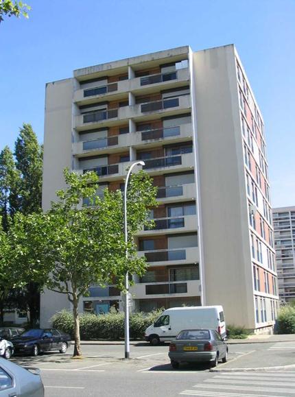 vente des logements de la résidence Rosa Parks par Angers Loire Habitat dans le quartier de la Roseraie est à ce titre un