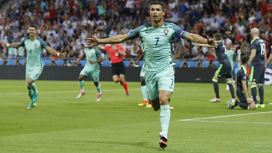 Cristiano Ronaldo champion d Europe avec le Portugal