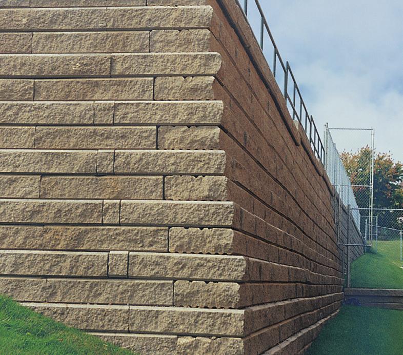MUR UNIREMBLAI GRANDE Le système de murs Uniremblai Grande est conçu spécialement pour la construction de murs de soutènement de grande stabilité, durables et esthétiques.