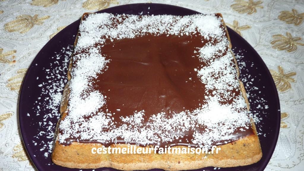 Gâteau chocolat coco J ai trouvé cette recette sur l excellent blog de Piroulie. J ai adapté ce gâteau au Thermomix et je l ai cuit dans le moule tablette de Guy Demarle.