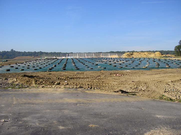 Le site d Épinay-Champlâtreux est exploité par la société Cosson. L exploitation se fait en alternance sur les alvéoles et sur une hauteur supérieure à 15 mètres de déchets.