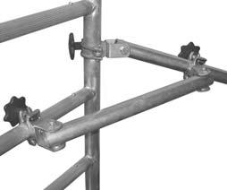 stabilisateur. Ce complément se fixe entre un barreau de l échelle et le bras de renfort du stabilisateur (photo 4).