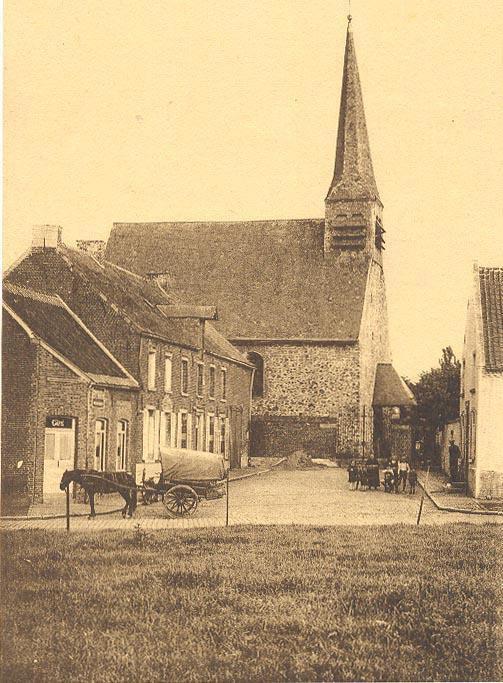 Le village est cité pour la première fois en 1093-1095 lorsqu'il est donné par Adelende de Chièvres, épouse de Thierry 1er d'audenarde, à l'abbaye de Saint-Sauveur d'eename qui en resta seigneur