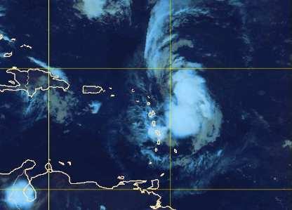Vent en Guadeloupe lors de Maria: de fortes rafales au passage des lignes de grains Evolution de la pression niveau mer à Grand-Case (Saint- Martin), à proximité du centre de Maria Ophelia La tempête