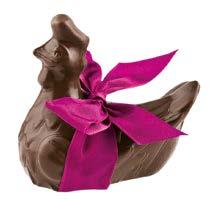 IN OUR WORKSHOP DAMVILLE FRANCE Moulages à garnir Pâques Easter HAND DECORATED Tous nos moulages sont réalisés en chocolat Vanuari noir 63% de cacao et chocolat Vanuari lait 39% de cacao.