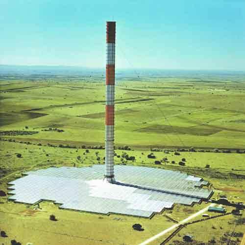 Les tours ou cheminées solaires De l'air est chauffé par effet de serre dans un vaste collecteur situé au niveau d'une