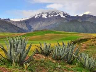 Liaison au secteur des Cirques de Moray (terrasses incas en cirques) et Salines de Maras (3500 bacs à sel exploités Incas $3) et au village d origine Inca d