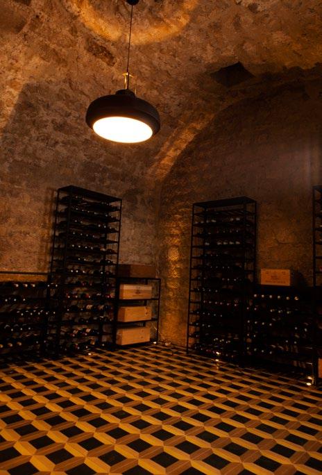 Une collection unique de vins Chaque année, Olivier Thiénot et son équipe sélectionnent pour vous les meilleurs vins.