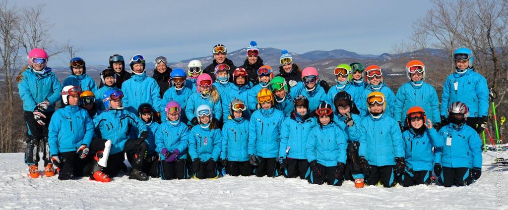 Notre mission Groupe U12 Le Club de compétition Mont Blanc (CCMB) favorise le développement de la technique du ski alpin telle que développée par Canada Alpin.