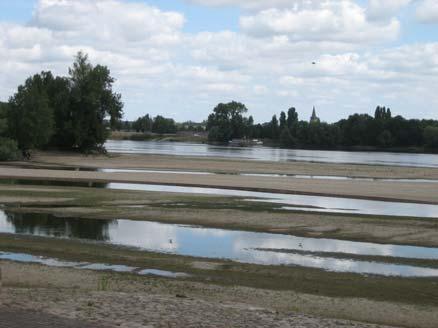 Vues ponctuelles sur la Loire à partir des accès S Les vues vers la rive
