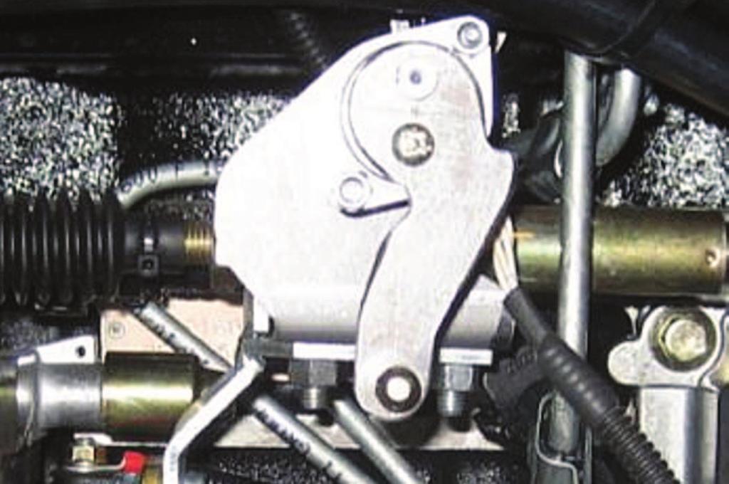 5) Positionner le nouveau potentiomètre au support du moteur à l aide des deux vis en dotation.