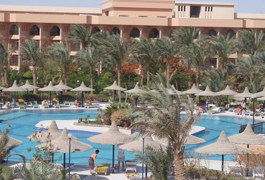 GIFTUN AZUR Resort Entouré d agréables jardins, directement sur une plage de sable à pente douce.
