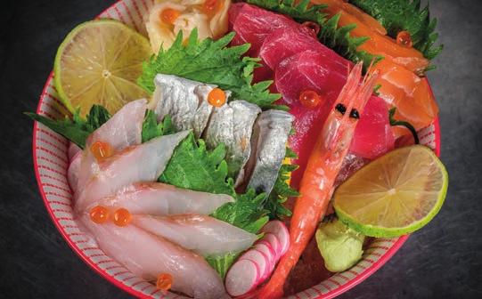 RAMEN nouilles ramen, légumes, surimi japonais, tempura de crevettes, pousses de