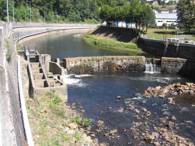 PROFIL EN LONG DE LA CORREZE (août 2005) 220 barrage de l'auzelou ancien seuil