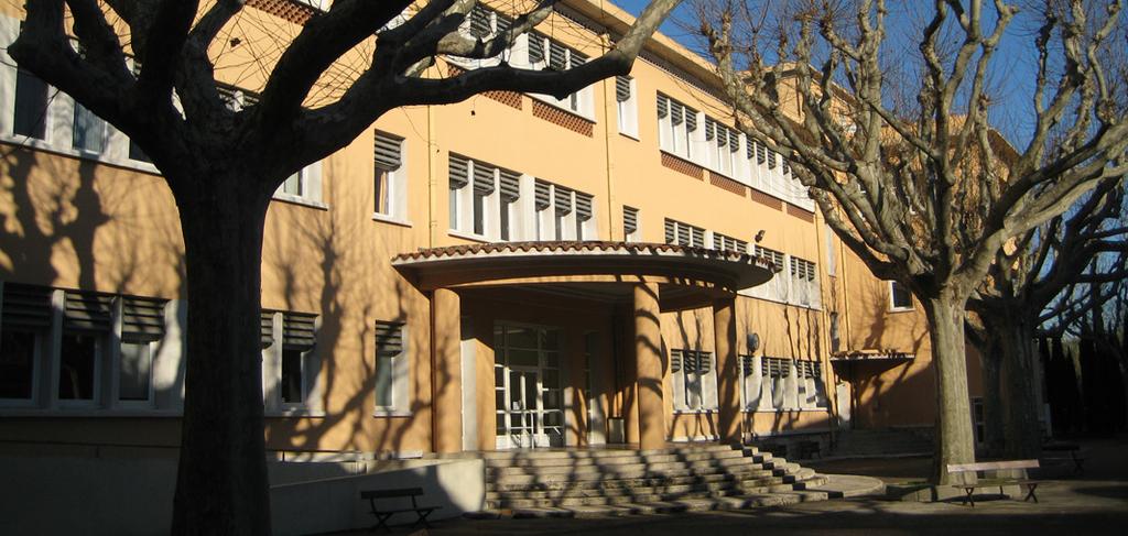 LYCEE DAUDET Vues actuelles du Lycée Daudet (cl. EMJ, 2009).