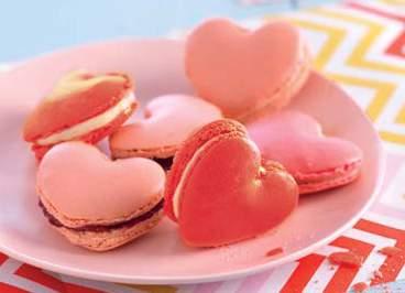 pâtisserie et baking & FEUILLE DE CUISSON MACARONS COEURS HEART-SHAPED MACARONS BAKING SHEET SET POCHE À DOUILLE PASTRY BAG SET Pour des macarons parfaits comme ceux d un pâtissier...en forme de cœur!