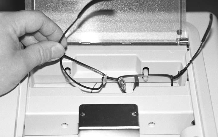 PROCEDURES OPERATOIRESTraçages Traçage d une monture de type lunettes fortement galbées Lors du tracé d une monture fortement courbée de type lunettes fortement galbées, le stylet peut sortir du