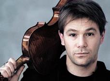PORTRAITS INTERPRèTES COMPOSITEURS MUSICOLOGIE CHORALES ORCHESTRES EMMANUEL KRIVINE Il débute par l'étude du violon au Conservatoire de Paris où il obtient son premier prix à 16 ans.