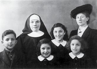 Des fillettes juives sauvées dans un couvent à l avenue Clemenceau A gauche : Le couvent des Sœurs du Très Saint Sauveur avait un accès à l arrière qui donnait sur la rue Sergent de Bruyne.