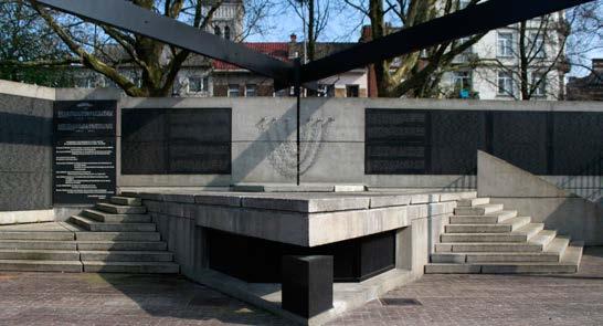 Mémorial National des Martyrs Juifs de Belgique Les noms de tous les Juifs déportés de Belgique à Auschwitz-Birkenau et qui n en sont pas revenus sont gravés sur les impressionnantes plaques