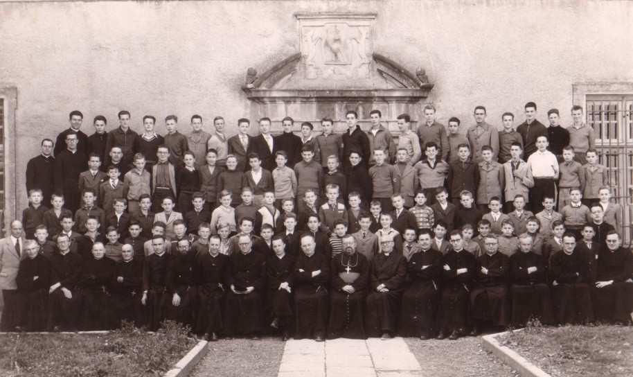 Rentrée 1959 Le nombre d élèves séminaristes montfortains se stabilisera à un chiffre proche de la centaine, réparti en 7 classes allant de la septième à la première.