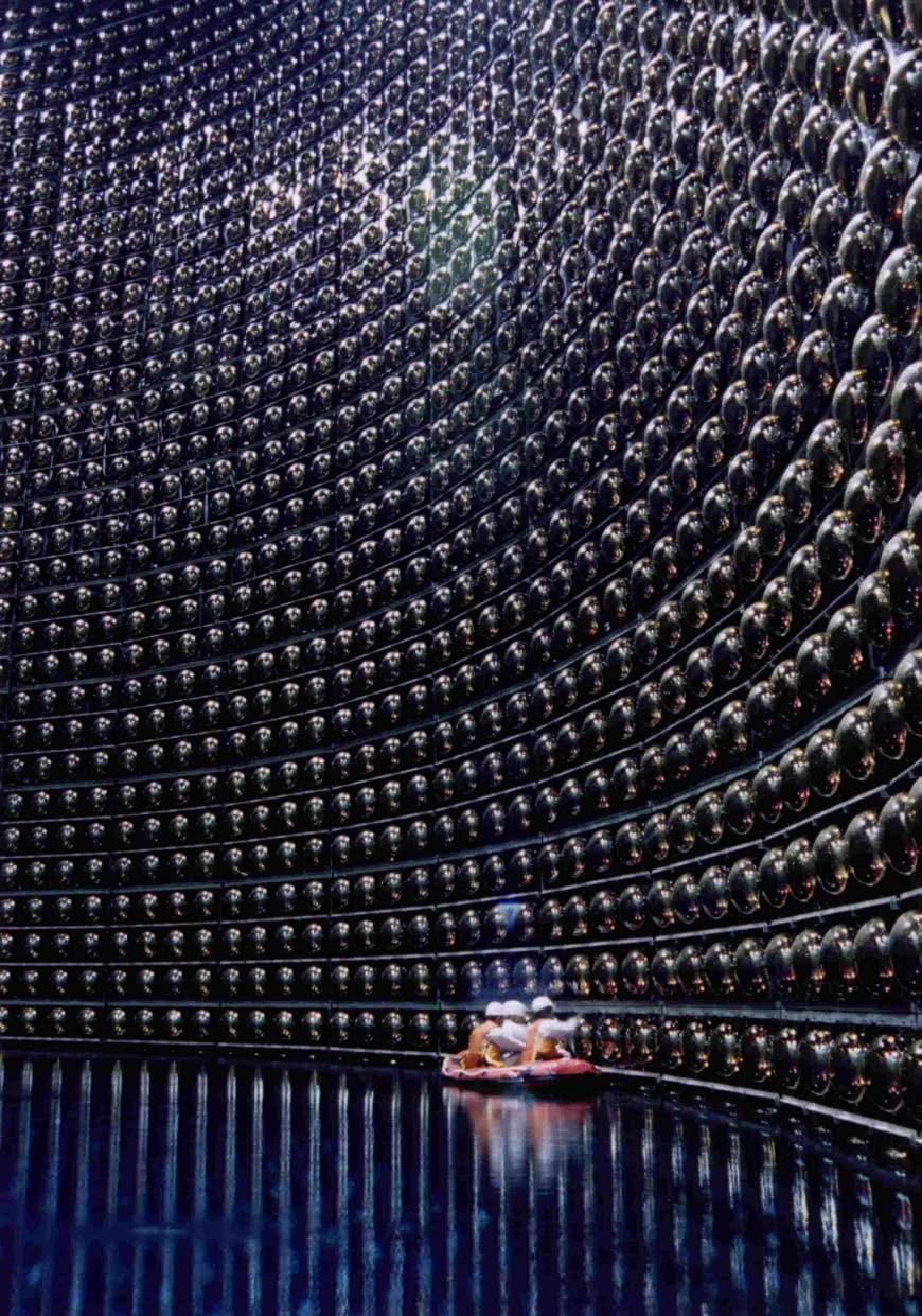 Les neutrinos section efficace : σ 10 38 cm 2 = 10 400 000 milliards de ν solaires par seconde.