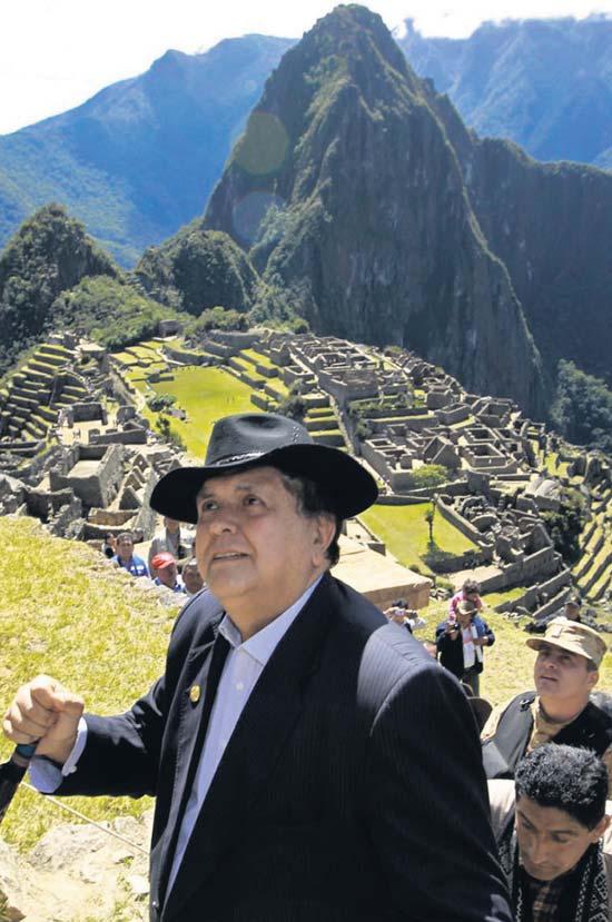 International 5 Au Pérou, Alan Garciaquitte la présidence surun bilan en demi-teinte Investi jeudi 28juillet, son successeur, Ollanta Humala, dit vouloir réduire les inégalités Lima Correspondance