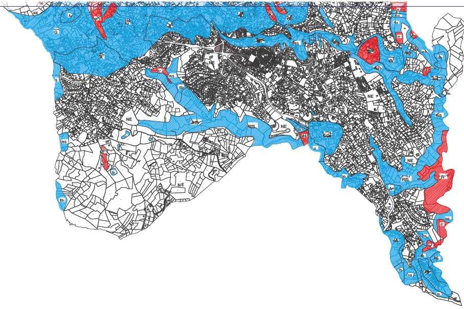ZOOM Le bien immobilier se situe en zone rouge RM* (aléa maximal) et en zone bleue G, inconstructible ou