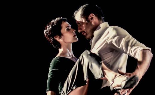Le tango est une musique qui transcende les êtres humains, autant les hommes que les femmes, en s offrant quelques minutes l un à l autre.