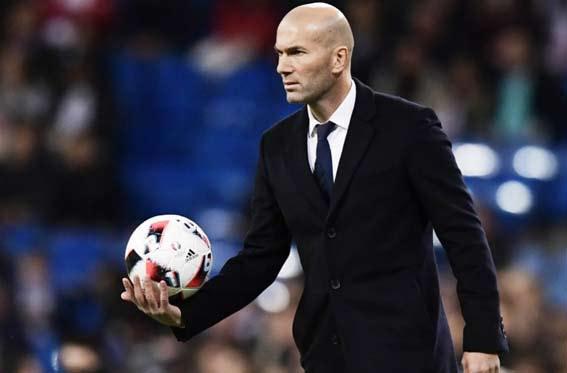 Le nouvel entraîneur du Real Madrid inaugure ses fonctions aujourd hui mercredi en Supercoupe d Europe contre l Atlético à Tallinn (21h00/19h00 GMT), dans un derby madrilène avec la suprématie