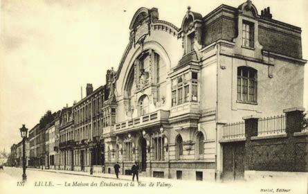 Néanmoins, en 1905, le projet est relancé grâce à un important don du Recteur de l académie de Lille : George Lyon qui donne 50000 francs, obtenus en dédommagement suite à la mort de son fils par la
