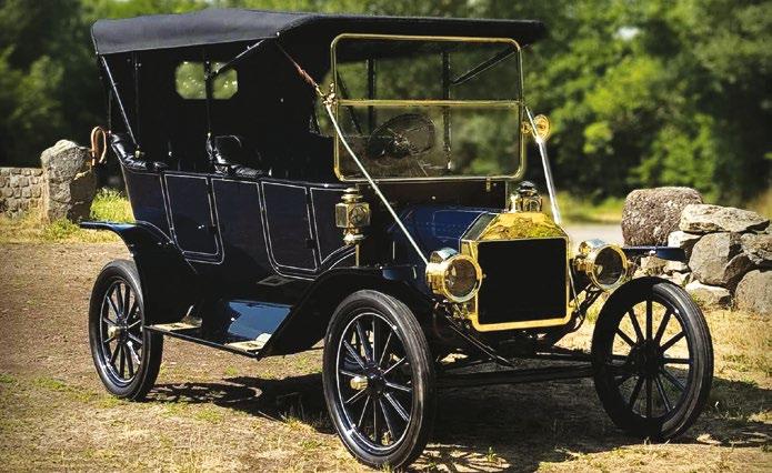 Carrossée en Touring, cette Ford T de 1912, est une des plus anciennes survivantes connues importées et vendues en France par Henri Depasse.