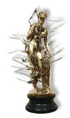 041 ARMAN (1928-2005) LA VÉ NUS AUX CUILLÈ RES Sculpture en bronze à patine dorée Signée sur la base et