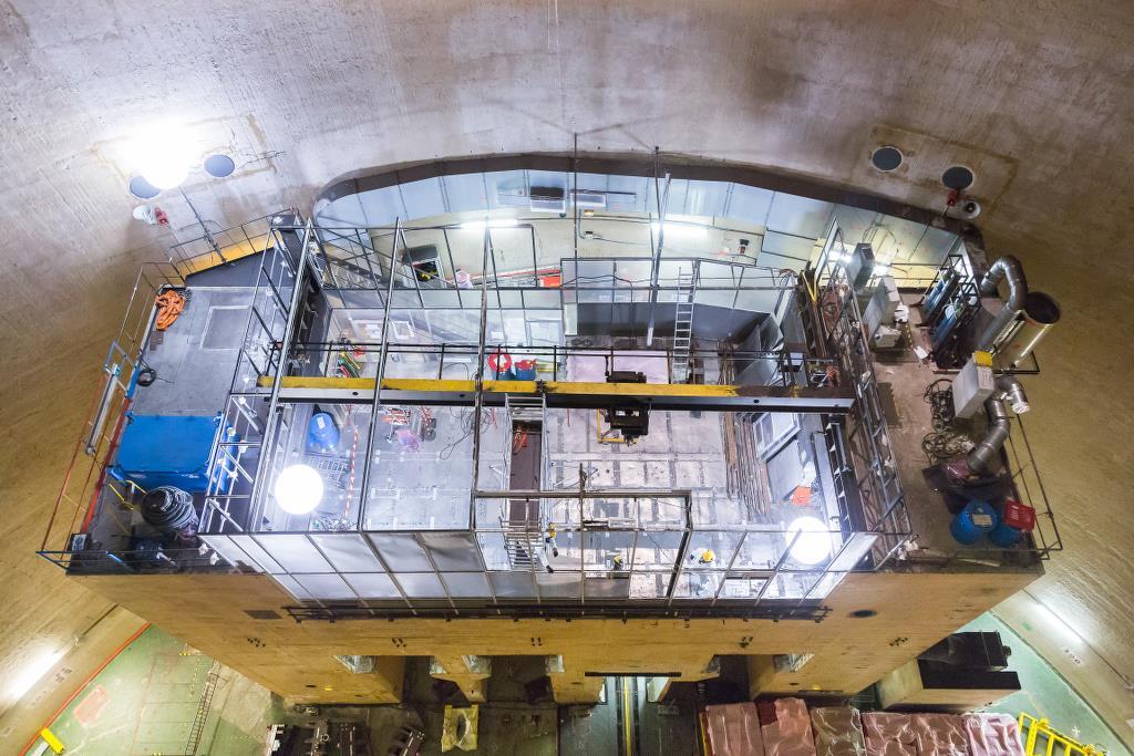 Les travaux réalisés en 2017, dans l enceinte réacteur Démontage des ateliers du chantier des échangeurs de chaleur quasiment achevé