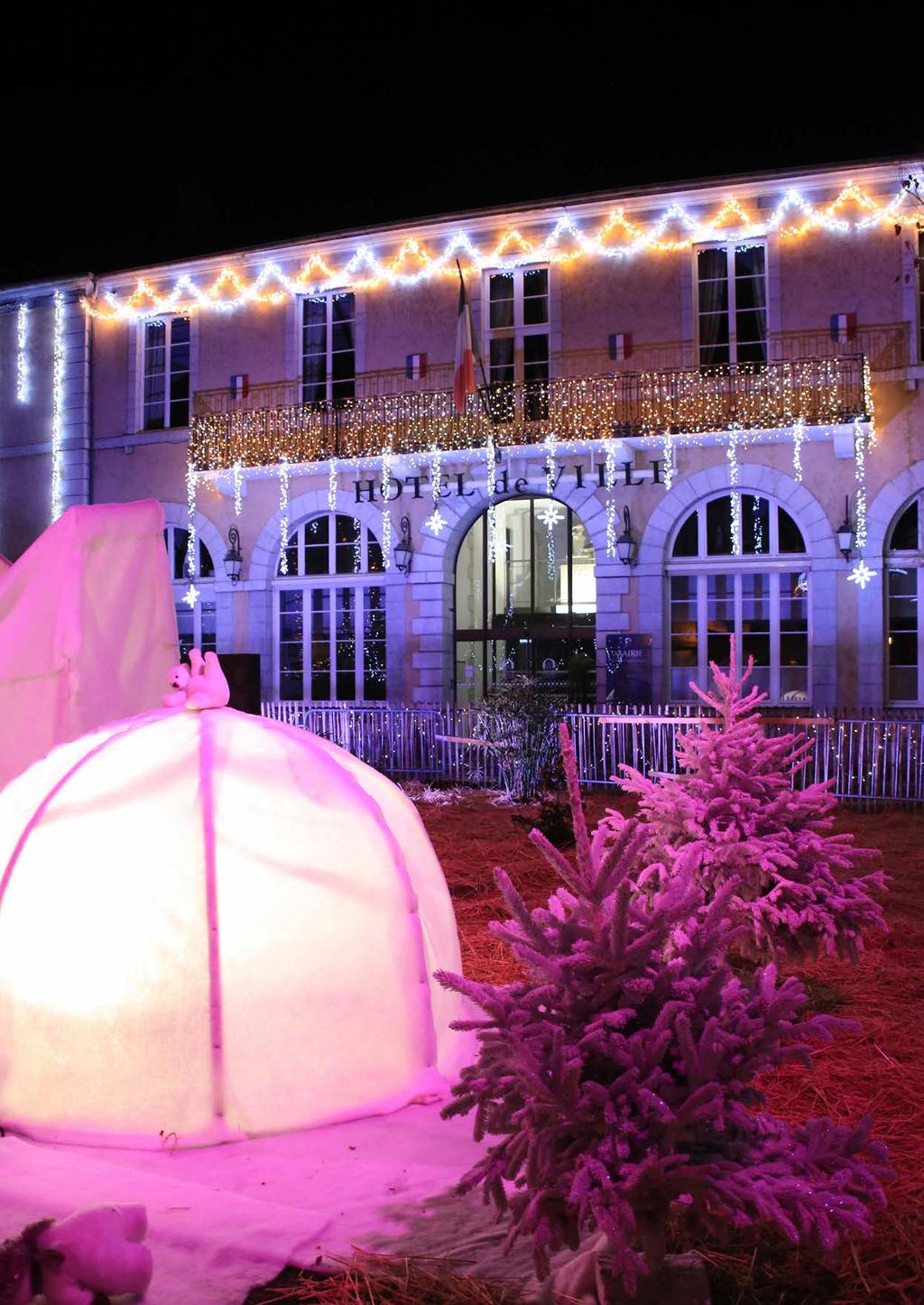 Meilleurs vœux 2019! Les illuminations sont un classique des fêtes à Oloron Sainte-Marie.