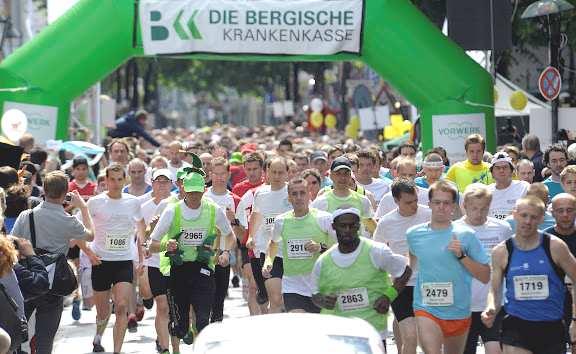 5 ème édition de la Course des Entreprises du Pays de Berg De notre correspondant à Remscheid, Michael SCHOLZ Quatre LTV-Runners participaient à la 5 ème édition de la Bergische Firmenlauf (la Course