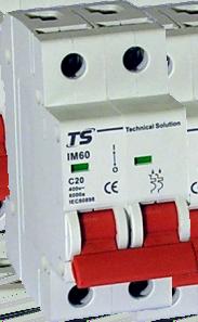 Protection des circuits: Disjoncteurs Série IM80 Disjoncteurs magnétothermiques, ka Selon la norme IEC 0898 Phase, Bipolaire, Tripolaire, Tétrapolaire. Nominale de à A. ka a 0/00VAC /0Hz.