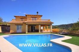 Espagne - Calpe - Costa Blanca Réf. location : OL BOR Magnifique villa à Calpe avec piscine privée pour un total de 14 personnes.