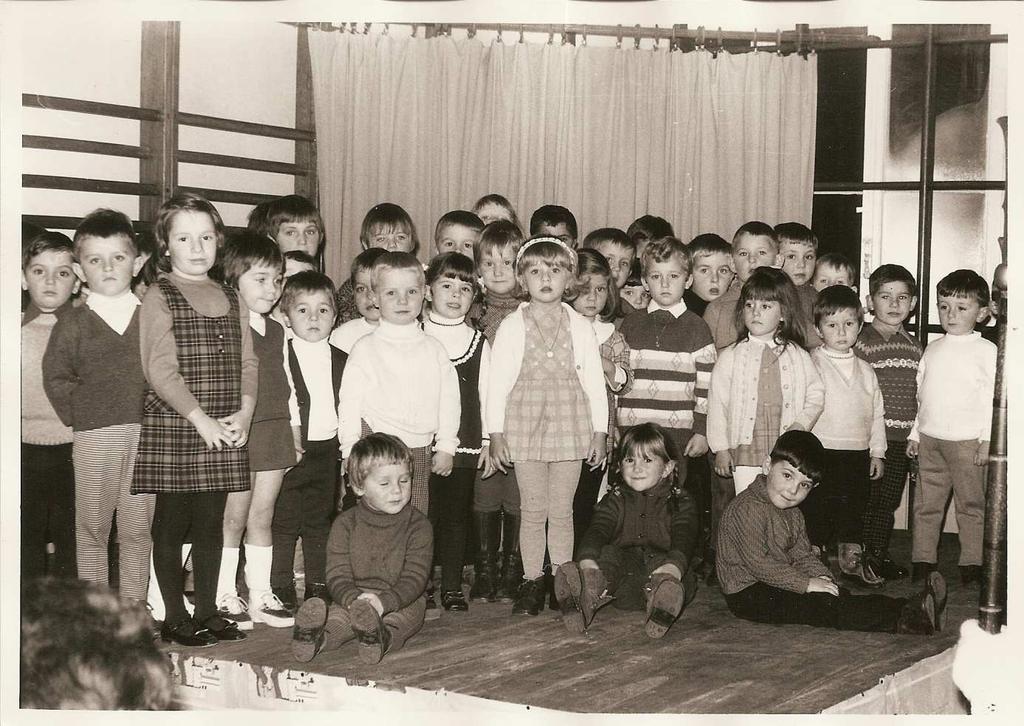Classe maternelle 1969 Vers le centre, Charles Mariette,