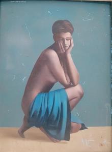1955) Femme accroupie au drap bleu Huile sur panneau signée en haut à gauche 80 x 60 cm